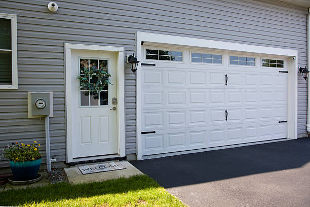 24/7 Emergency Garage Door Panel Replacement experts in Regency at Monroe, NJ